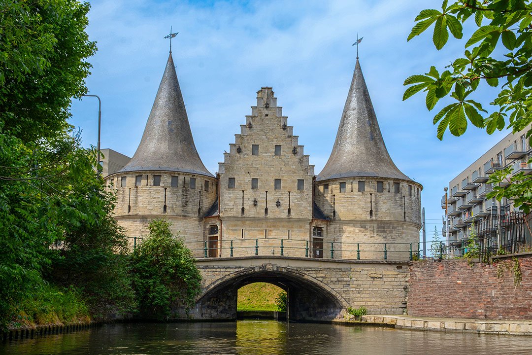 The Rabot is one of Ghent's most distinctive medieval landmarks, built in 1489.<br />
